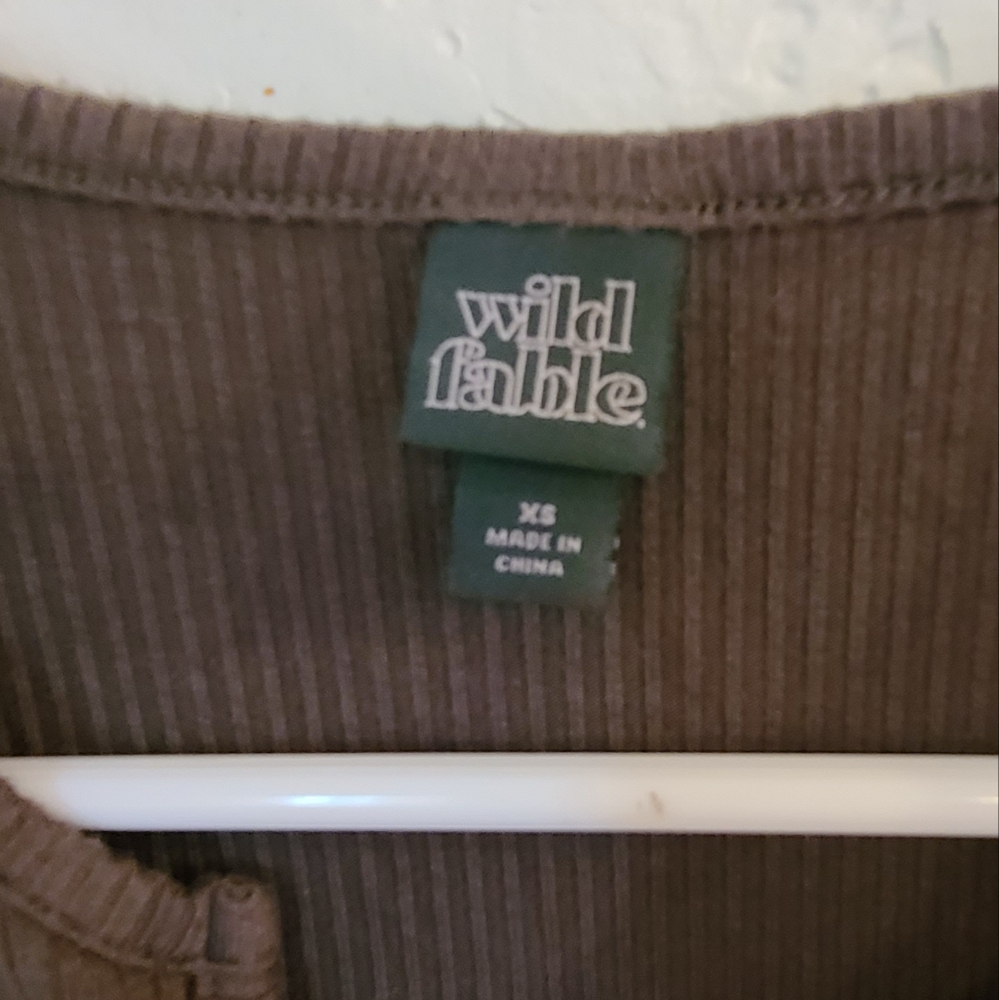 Green Cropped Ribbed Tee - Picture 3 of 3